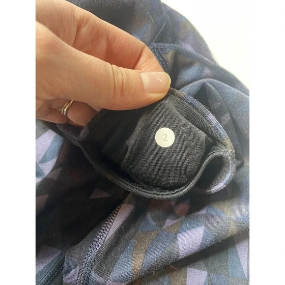 Lululemon Wunder Under Full Length Leggings Geometric Print Triangles Size 2 - Picture 4 of 8